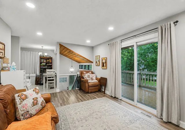 2nd image of 169 Bordeaux Ct, Saint Paul, MN 55125 | MLS# 7118689