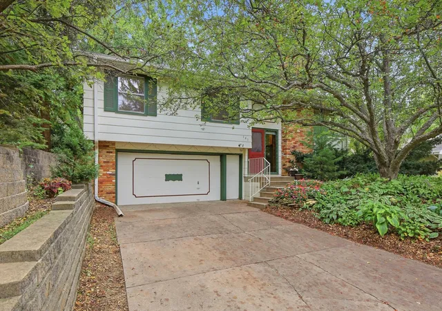Photo 1 of Sale Pending at 141 Oakwood Dr, Saint Paul, MN 55112 | MLS# 7118691 | Listing updated on 2026-10-27