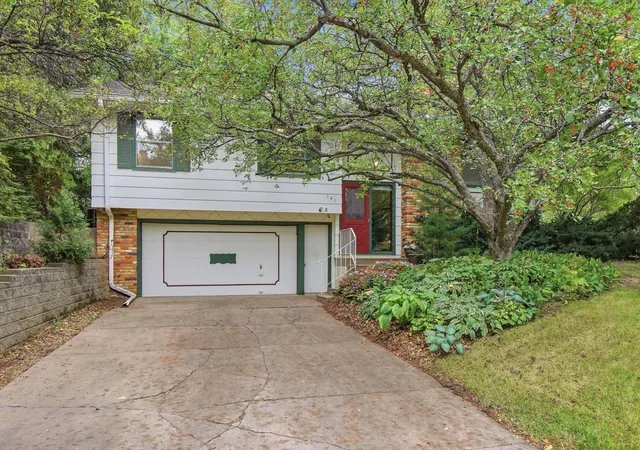 Photo 1 of Sale Pending at 141 Oakwood Dr, Saint Paul, MN 55112 | MLS# 7118691 | Listing updated on 2026-10-27