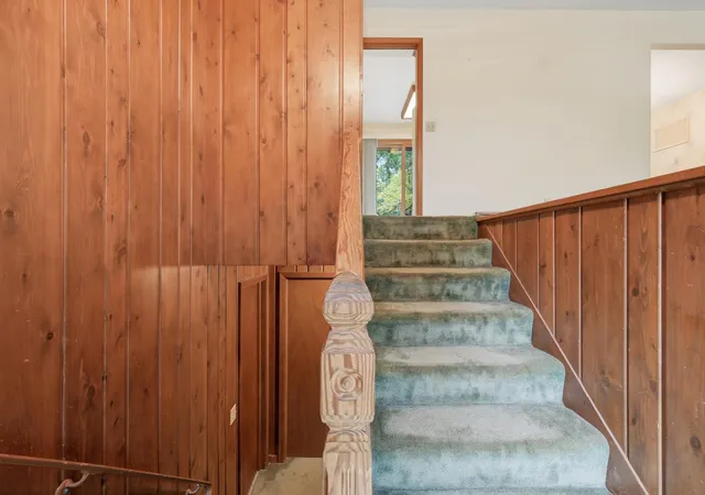 Photo 4 of Sale Pending at 141 Oakwood Dr, Saint Paul, MN 55112 | MLS# 7118691 | Listing updated on 2026-10-27