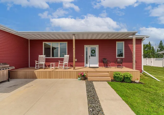 Photo 3 of Single family home for sale at 503 Sheyenne Dr, Abercrombie, ND 58001 | MLS# 7118706 | Listing updated on 2026-10-22