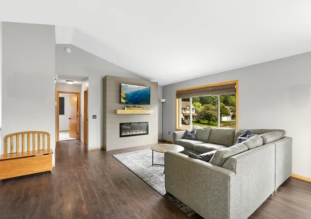 Photo 3 of Sale Pending at 813 Lawrence Pkwy, Buffalo, MN 55313 | MLS# 7118709 | Listing updated on 2026-09-02