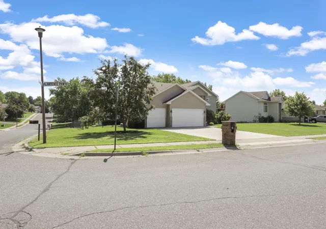 48th image of 813 Lawrence Pkwy, Buffalo, MN 55313 | MLS# 7118709