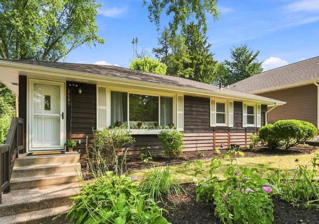 3rd image of 2481 19Th Ave E, Saint Paul, MN 55109 | MLS# 7118735