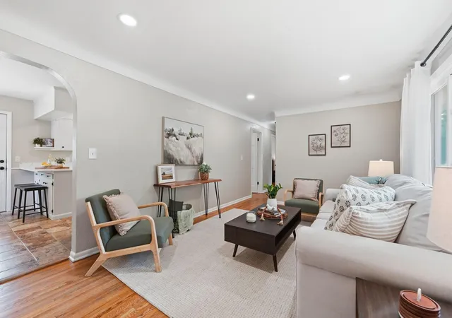 4th image of 2481 19Th Ave E, Saint Paul, MN 55109 | MLS# 7118735