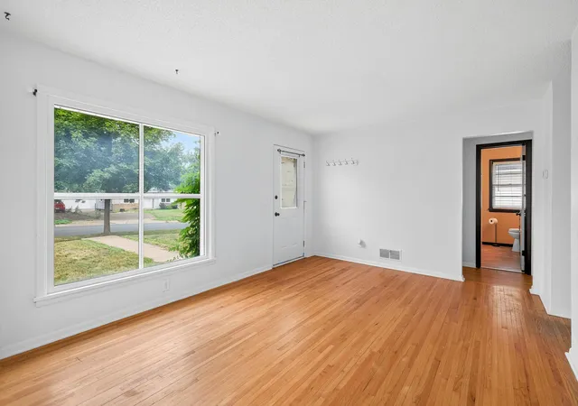 2nd image of 4537 6th St Ne, Minneapolis, MN 55421 | MLS# 7118736