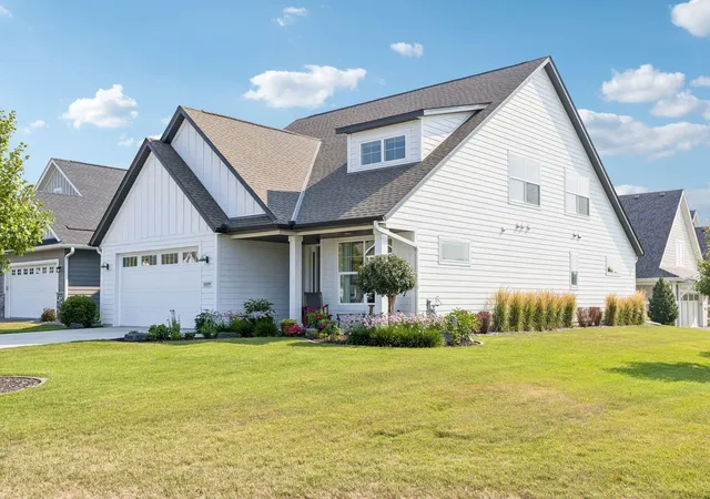 Photo 3 of Sale Pending at 5039 Dale Ridge Rd, Saint Paul, MN 55129 | MLS# 7118742 | Listing updated on 2026-09-03