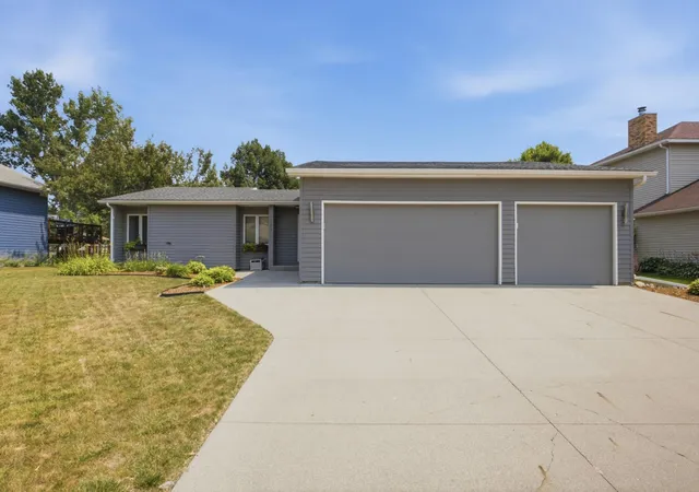 1st image of 186 Prairiewood Dr S, Fargo, ND 58103 | MLS# 7118748