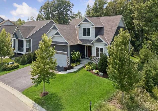Photo 3 of Single family home for sale at 1891 Campfire Dr W, Waconia, MN 55387 | MLS# 7118769 | Listing updated on 2026-09-28
