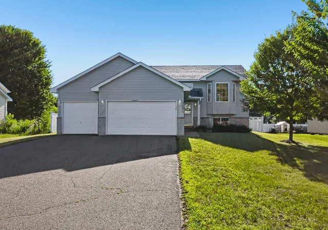 1st image of 1464 Roosevelt St S, Cambridge, MN 55008 | MLS# 7118775