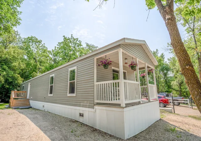 Photo 1 of Single family home for sale at 8170 N Shore Dr, Spicer, MN 56288 | MLS# 7118779 | Listing updated on 2026-08-11