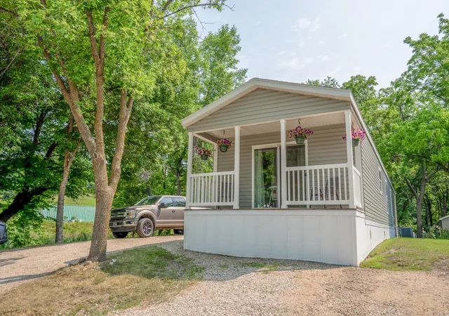 Photo 3 of Single family home for sale at 8170 N Shore Dr, Spicer, MN 56288 | MLS# 7118779 | Listing updated on 2026-08-11