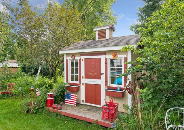 Photo 3 of Sale Pending at 725 W 1st Street, Waconia, MN 55387 | MLS# 7118788 | Listing updated on 2026-08-14