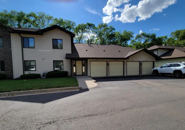 Condo for sale at 2920 Mounds View Blvd, Saint Paul, MN 55112 | MLS# 7118794