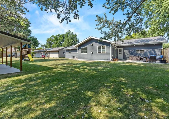 Photo 4 of Sale Pending at 405 S Lake St, Hendricks, MN 56136 | MLS# 7118795 | Listing updated on 2026-08-18