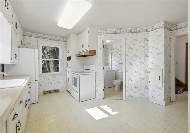 4th image of 1360 Maple St, Baldwin, WI 54002 | MLS# 7118796