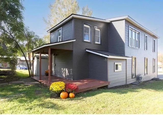 2nd image of 325 1st St, Glenwood City, WI 54013 | MLS# 7118808