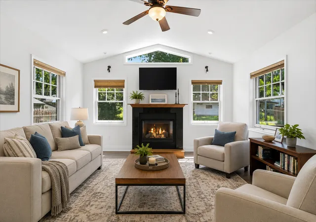 1st image of 8137 16th Ave S, Minneapolis, MN 55425 | MLS# 7118809