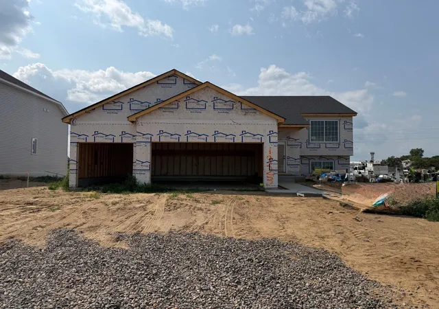 1st image of 1923 Pierce St S, Cambridge, MN 55008 | MLS# 7118826