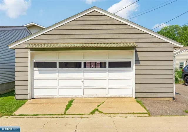 Photo 2 of Single family home for sale at 1530 11th Street S, Virginia, MN 55792 | MLS# 7118848 | Listing updated on 2026-08-26