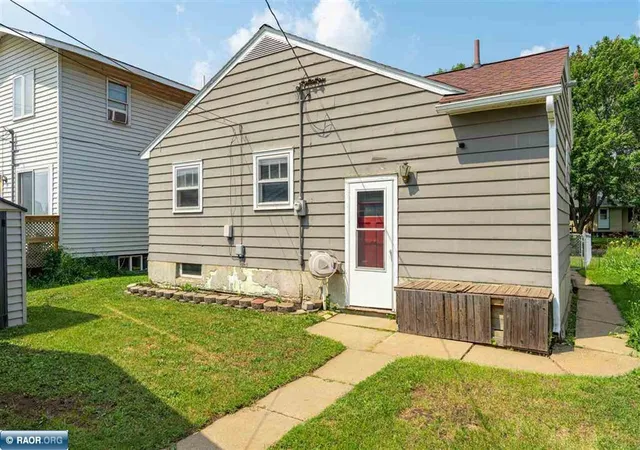 Photo 4 of Single family home for sale at 1530 11th Street S, Virginia, MN 55792 | MLS# 7118848 | Listing updated on 2026-08-26