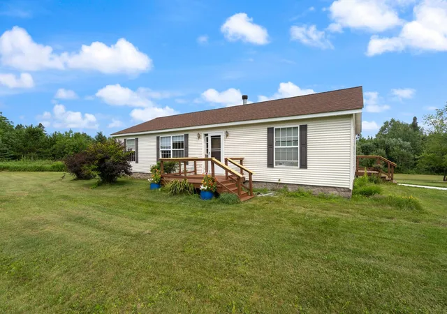 Photo 3 of Sale Pending at 6761 Homestead Rd, Duluth, MN 55804 | MLS# 7118855 | Listing updated on 2026-08-10