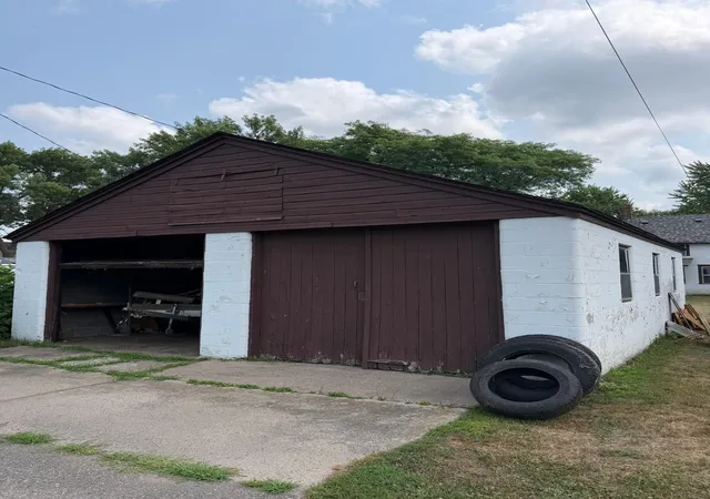 Photo 3 of Single family home for sale at 212 5th Street Se, Little Falls, MN 56345 | MLS# 7118860 | Listing updated on 2026-08-11