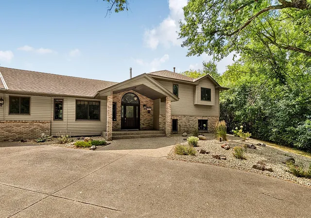 1st image of 4218 White Dr, Saint Cloud, MN 56303 | MLS# 7118864