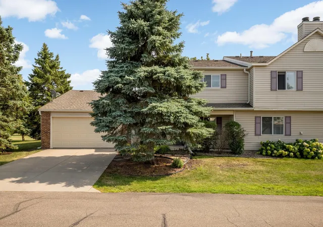 Photo 2 of Single family home for sale at 15822 Griffon Path, Saint Paul, MN 55124 | MLS# 7118880 | Listing updated on 2026-09-17