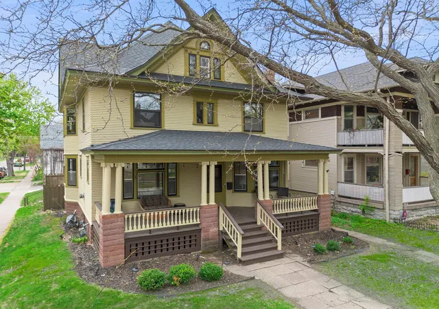 72nd image of 802 Ashland Ave, Saint Paul, MN 55104 | MLS# 7118881