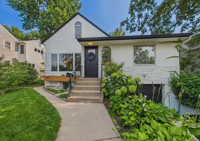 Photo 1 of Single family home for sale at 1234 Como Blvd E, Saint Paul, MN 55117 | MLS# 7118886 | Listing updated on 2026-09-13