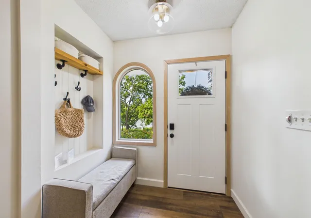 Photo 2 of Single family home for sale at 1234 Como Blvd E, Saint Paul, MN 55117 | MLS# 7118886 | Listing updated on 2026-09-13