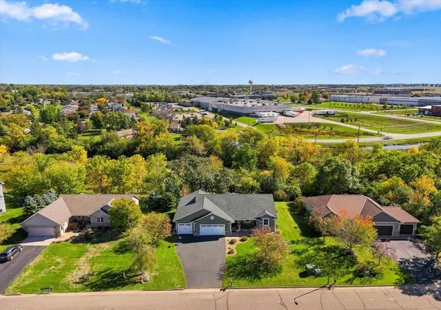 Photo 4 of Single family home for sale at 1328 Creekwood Dr, New Richmond, WI 54017 | MLS# 7118904 | Listing updated on 2026-10-09