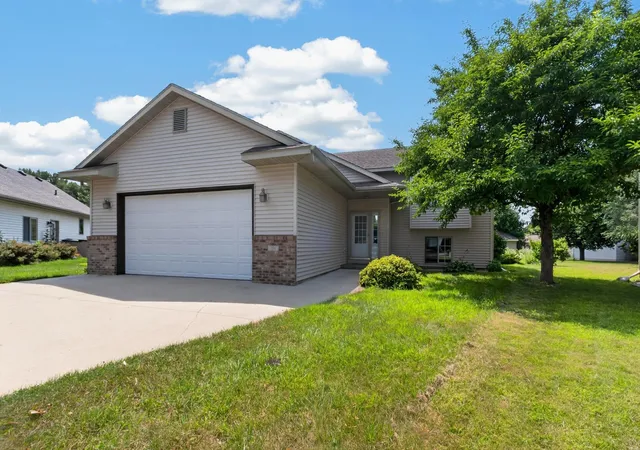 Single family home for sale at 206 Hunters Ct, Eagle Lake, MN 56024 | MLS# 7118909