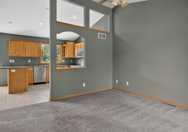 Photo 4 of Single family home for sale at 206 Hunters Ct, Eagle Lake, MN 56024 | MLS# 7118909 | Listing updated on 2026-09-13