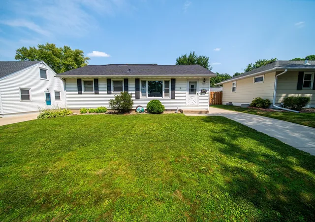 1st image of 1853 16 1/2 St Nw, Rochester, MN 55901 | MLS# 7118924