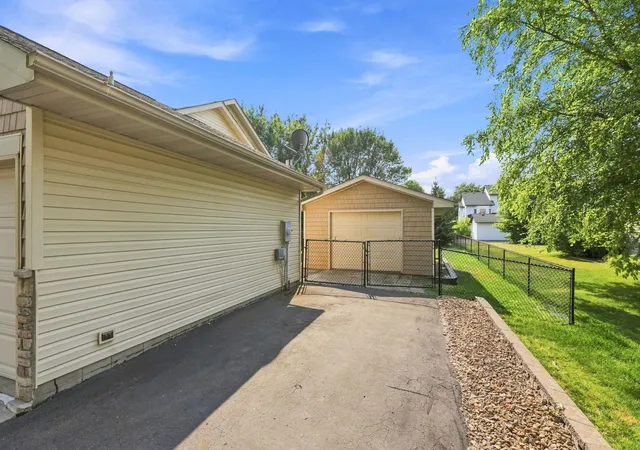 Photo 2 of Single family home for sale at 13525 Oakwood Dr, Rogers, MN 55374 | MLS# 7118944 | Listing updated on 2026-08-28