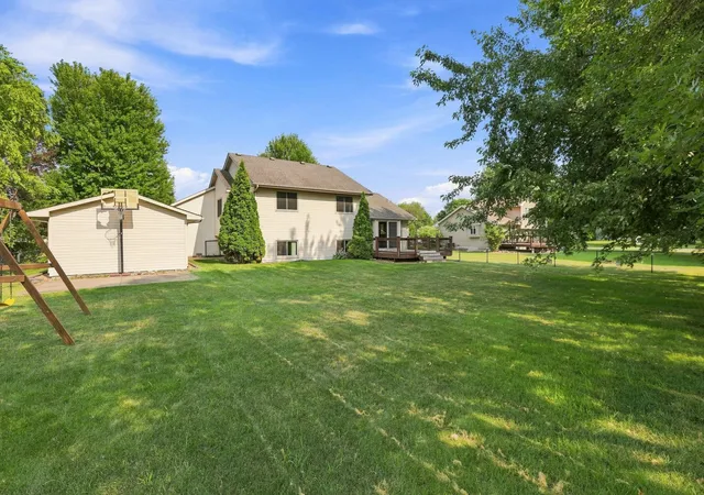 Photo 3 of Single family home for sale at 13525 Oakwood Dr, Rogers, MN 55374 | MLS# 7118944 | Listing updated on 2026-08-28