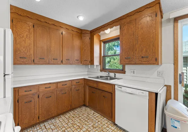 Photo 3 of Single family home for sale at 1041 Keefe St, Saint Paul, MN 55121 | MLS# 7118964 | Listing updated on 2026-10-07