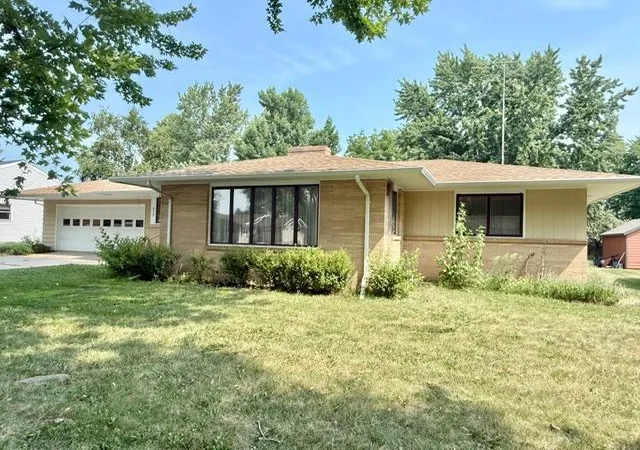 Photo 2 of Single family home for sale at 819 E Meadow Ln, Redwood Falls, MN 56283 | MLS# 7118965 | Listing updated on 2026-08-10