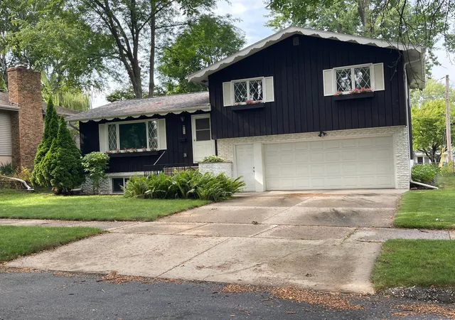 Photo 2 of Single family home for sale at 517 26th Street Nw, Rochester, MN 55901 | MLS# 7118985 | Listing updated on 2026-09-04