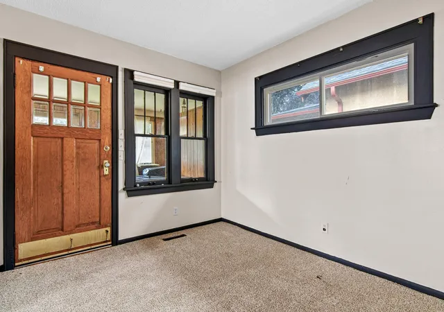 Photo 2 of Single family home for sale at 971 Lawson Ave E, Saint Paul, MN 55106 | MLS# 7118998 | Listing updated on 2026-10-16