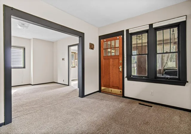 Photo 3 of Single family home for sale at 971 Lawson Ave E, Saint Paul, MN 55106 | MLS# 7118998 | Listing updated on 2026-10-16