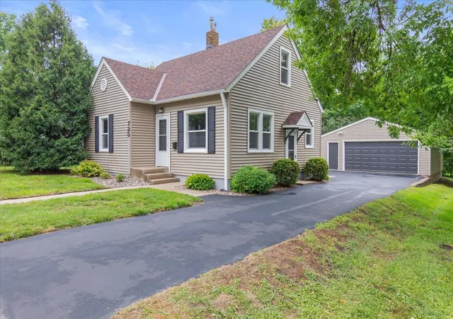 Photo 1 of Sale Pending at 725 4th Avenue Sw, Hutchinson, MN 55350 | MLS# 7119011 | Listing updated on 2026-09-01