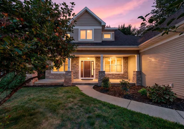Photo 3 of Single family home for sale at 380 Sioux Lookout, Lino Lakes, MN 55014 | MLS# 7119037 | Listing updated on 2026-10-19