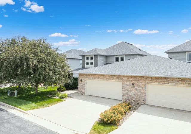 Photo 2 of Sale Pending at 1498 Willow Point Ln Sw, Rochester, MN 55902 | MLS# 7119038 | Listing updated on 2026-08-23