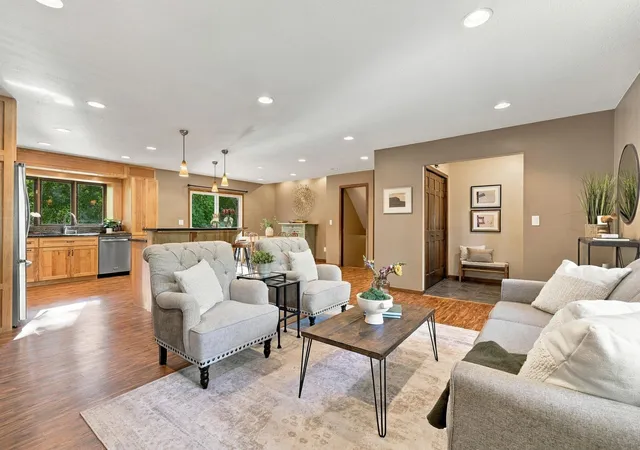 Photo 4 of Sale Pending at 4317 Briarwood Ln, Hopkins, MN 55343 | MLS# 7119080 | Listing updated on 2026-09-27