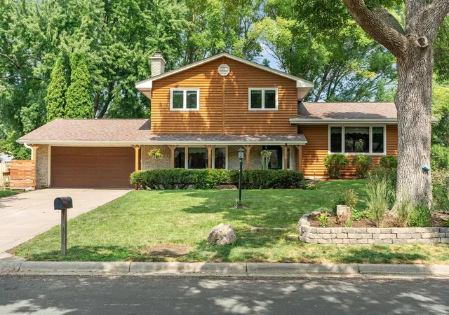 Photo 1 of Single family home for sale at 2216 E 114th St, Burnsville, MN 55337 | MLS# 7119097 | Listing updated on 2026-08-28
