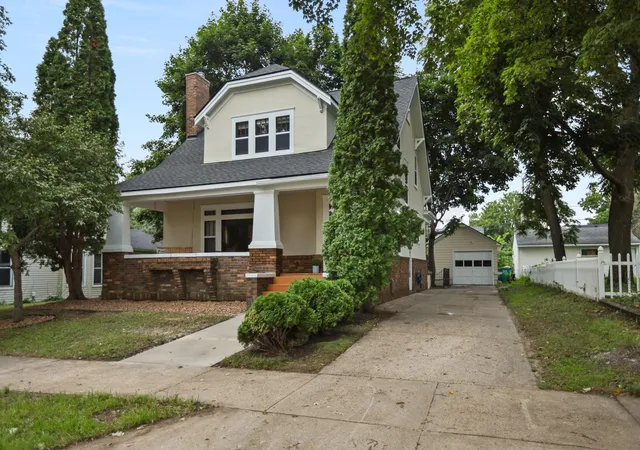 3rd image of 227 E Pearl St, Owatonna, MN 55060 | MLS# 7119105