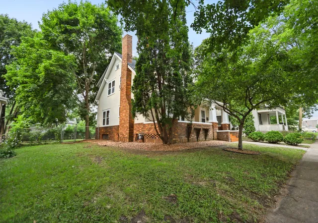 4th image of 227 E Pearl St, Owatonna, MN 55060 | MLS# 7119105